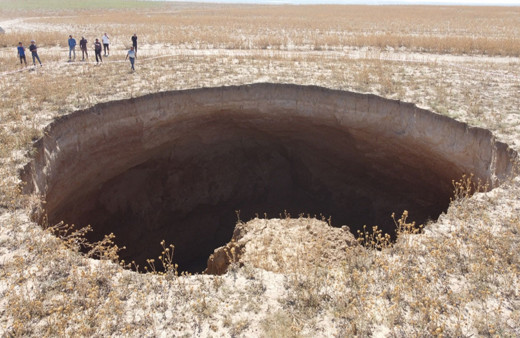 Konya'da yeni obruk oluştu! Çapı 40, derinliği 70 metre!