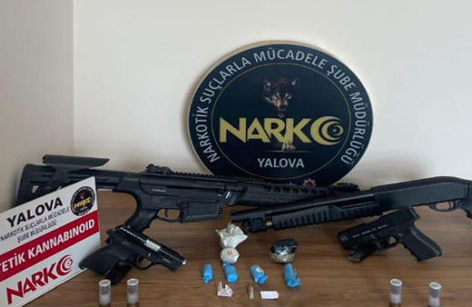 Yalova'da polisten narkotik köpekli uyuşturucu operasyonu! 10 kişi gözaltına alındı