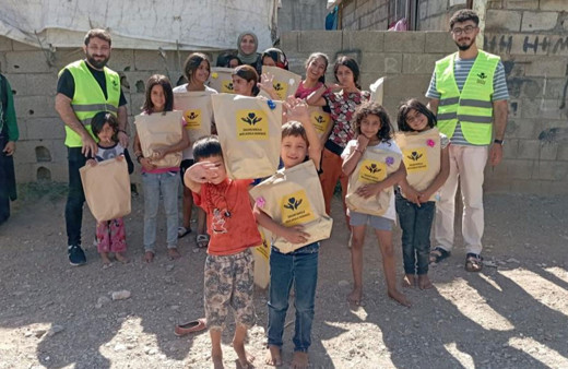 Adıyaman'da 500 yetim ve öksüz depremzedeye kırtasiye yardımı yapıldı