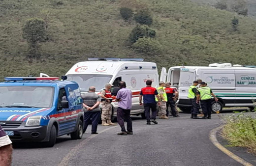 Ordu'da feci kaza! Hafif ticari araç 300 metrelik uçurumdan yuvarlandı: 3 ölü, 2 yaralı