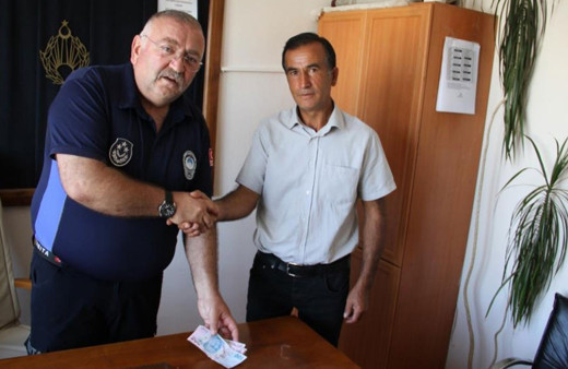 Sivaslı vatandaştan alkışlanacak hareket!