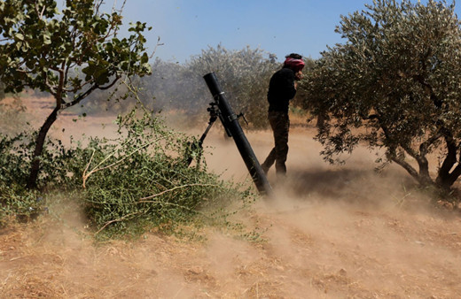 YPG, kaybettiği köyleri ABD'nin verdiği ağır silahlarla bombalıyor
