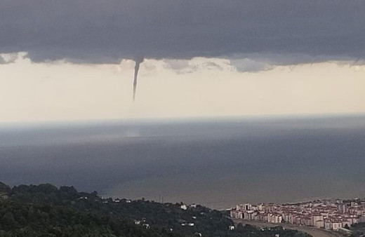Artvin Arhavi'de oluşan hortum böyle görüntülendi!