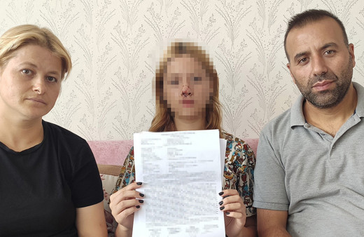 İstanbu'da dehşet! Genç kızın dişlerini kaldırım taşı ile kırdılar, yanındaki erkeğin kulağını kestiler