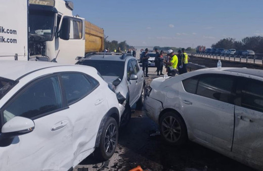 Edirne'de zincirleme kaza: 12 araç karıştı, 2 ölü, 36 yaralı!