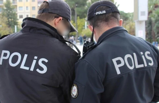 İstanbul'da araç içinde cinsel ilişkiye giren 2 erkeği bastılar! 20 bin lira rüşvet istediler! Suçüstü yakalandılar