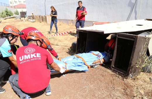 Diyarbakır'da eğitim alan 33 sağlık personeli UMKE'ye katıldı