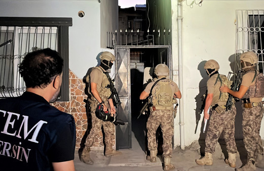 Mersin'de PKK, FETÖ ve DEAŞ'a yönelik eş zamanlı operasyon! 4 kişi gözaltında