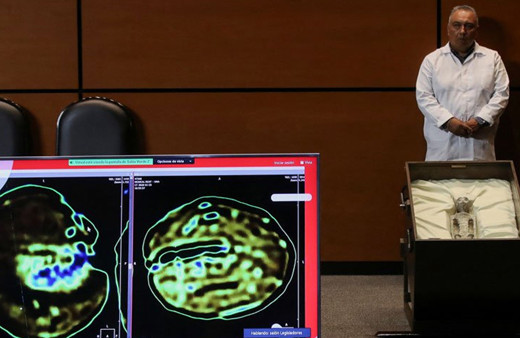 Bin yaşında oldukları söyleniyor! Uzaylı kalıntısı ilk kez kamuoyuna gösterildi