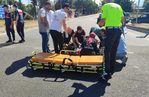 Bursa'da korkunç kaza! Kırmızı ışıkta geçip motosikletli kadına çarptı