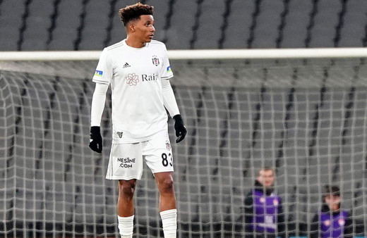 Beşiktaş duyurdu: Sözleşmesi 2026-2027 sezonunun sonuna kadar uzatıldı