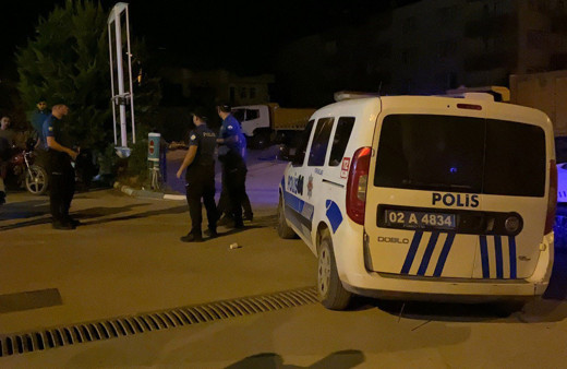 Adıyaman'da trafikte yakaladıkları genci, 10 kişi tekme tokat dövdü!