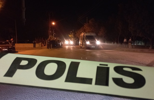 Madde bağımlısı şahıs silahlı kavga ihbarına gelen polislere kurşun yağdırdı!