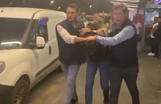 Camide içki içip fotoğrafını '3200 cami içinde hangisi olduğunu bulabilirlerse' diye paylaşmıştı! Bulundu