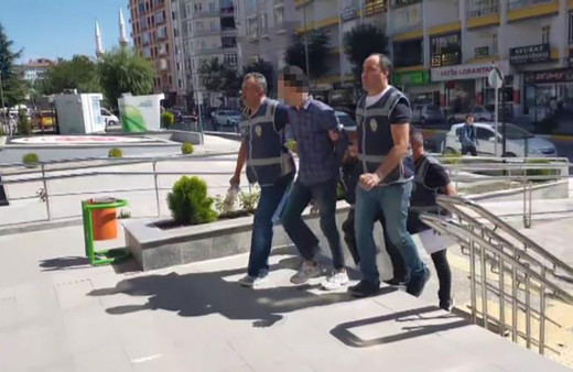 Dolandırıcılar polisten kaçamadı! Çorum'da kuyumcu dolandırdılar Sivas'ta yakalandılar
