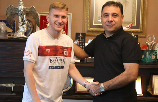 Fenerbahçe, Burak Kapacak'ı Süper Lig ekibine kiraladı