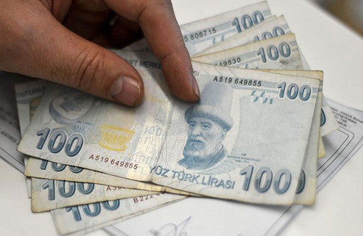 Milyonlarca emekli bekliyor! Ara zam mı ikramiye mi masada üç formül var