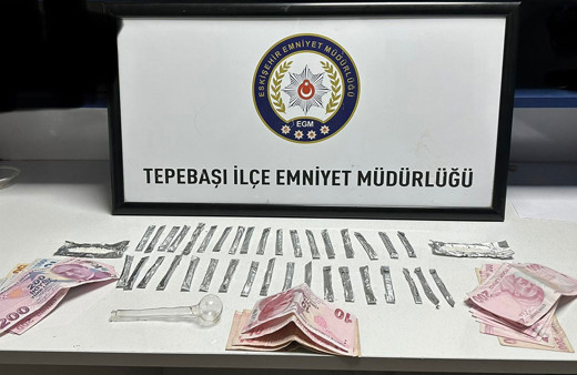 Eskişehir'de uyuşturucu tacirleri yakayı ele verdi!