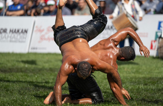 18. Geleneksel Bahçelievler Kocasinan Yağlı Güreşleri başladı