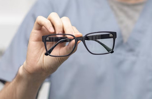 Gözlük camları nasıl temizlenmeli? Bu detaylara dikkat!