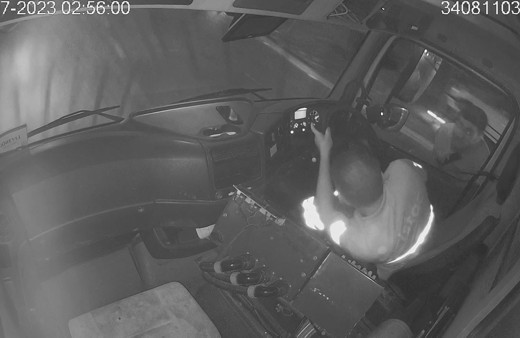 Gözü dönen İBB personeli, belediye aracıyla vatandaşı ezdi! O anlar kameralara yansıdı