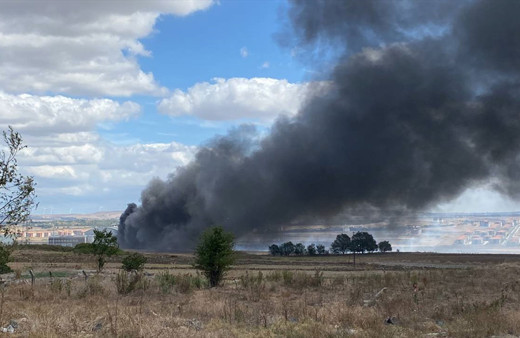 İstanbul Silivri'de çıkan fabrika yangını uzun uğraşlar sonucu söndürüldü! Göz gözü görmedi