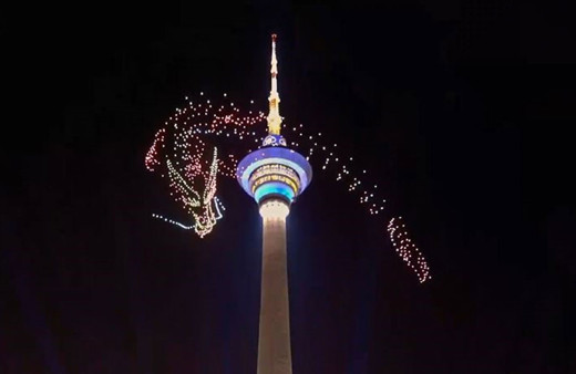 Çin'de bin dronla nefes kesen ejderha gösterisi