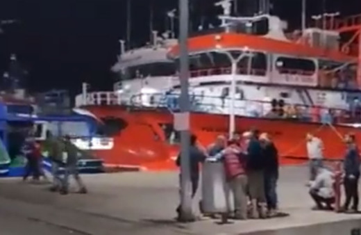 Hamsi 40 liraya düştü, tekneler fiyat yükselsin diye balık avına çıkmadı! 40 liralık hamsi 150 TL olsun diye...