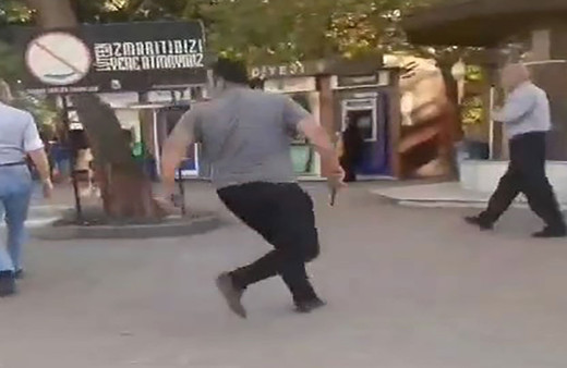 Hem çarptı hem bıçakla kovaladı! Bursa'da trafik kavgası bıçaklı kavgaya döndü