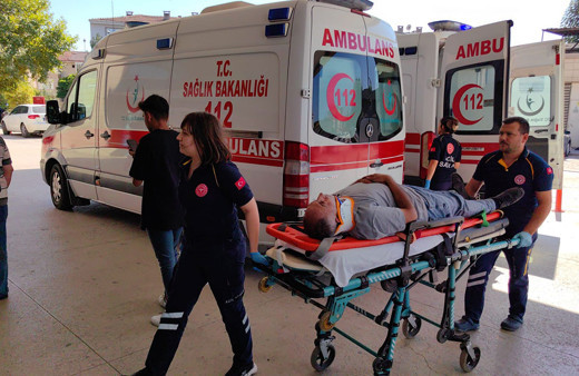 Bursa'da feci kaza! Motosiklet yaya çarptı: 2 yaralı