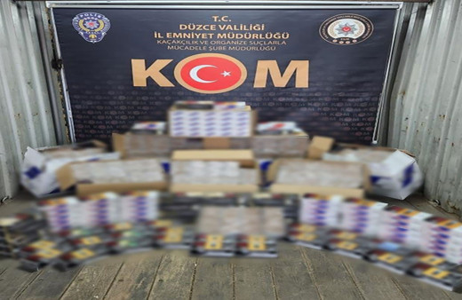 Düzce'de büyük makaron operasyonu! 117 bin 740 adet içi dolu makaron ele geçirildi