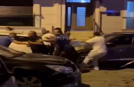 Eski eşinin ailesi tarafından kendi evinde darp edildi! Çocuğu görme bahanesiyle evi bastılar