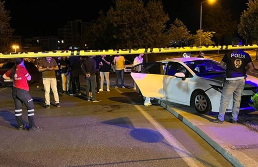 Beylikdüzü'nde kanlı takip! Azerbaycanlı mafya liderinin yeğenin olduğu araç kurşunlandı: 1 ölü 3 yaralı