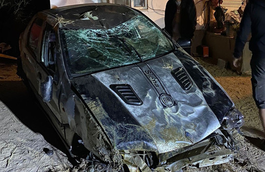 Kontrolden çıkan otomobil sulama kanalına uçtu! O anlar güvenlik kamerasına yansıdı