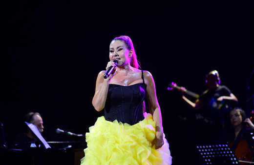 Ünlü şarkıcı Nilüfer kötü haberi duyurdu! Hastanelik oldu konserini iptal etti