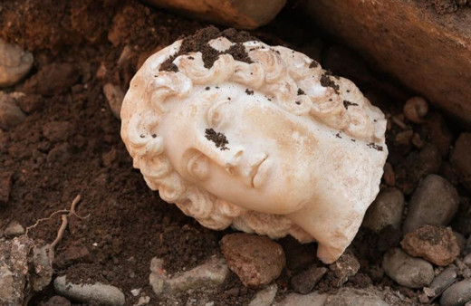 Konuralp Antik Kenti'nde Büyük İskender'in başı bulundu!