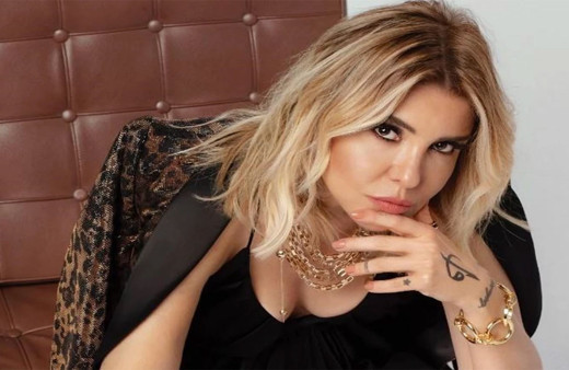 Sahnelerden mutfağa indi! Gülben Ergen mutfağında turşu tarifi verdi