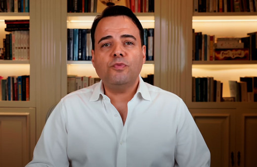 Faiz kararı sonrası ekonomist Özgür Demirtaş'tan Merkez Bankası'na çifte tebrik