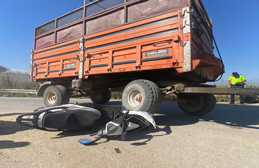 Antalya'da acı kaza! Römorkun altında kalan motosiklet sürücüsü can verdi