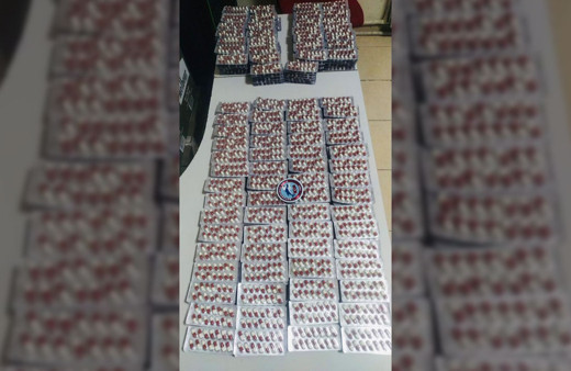 İzmir'de 5 bin 544 sentetik ecza ele geçirildi!