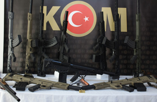 Malatya'da ruhsatsız 24 silah ele geçirildi, 5 şüpheli gözaltına alındı!