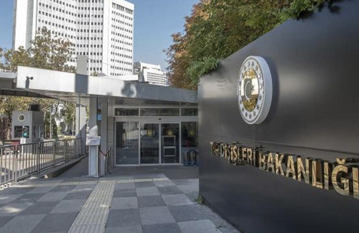 Türkiye'nin Hollanda Büyükelçiliği önünde skandal olay! Dışişleri’nden sert tepki