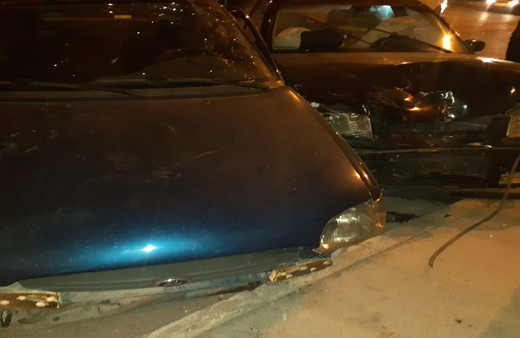 Karabük'te alkollü sürücü dehşeti! Otomobiller çarpıştı, 2 kişi yaralandı