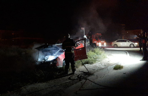 Çorum'da kaza yapan otomobil alev aldı! Sürücü araca sıkıştı