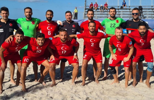 Plaj Futbolu Avrupa A Ligi Süper Finalleri'nde Türkiye yenildi ama ligde kaldı