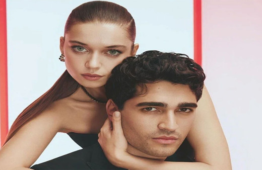 Yalı Çapkını dizisinin aşıklarının 'aldatma' iddiaları yalan çıktı! Ayrılık iddialarının perde arkası bambaşka...