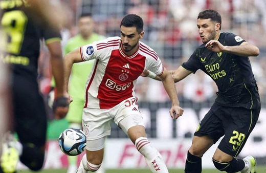 Türk hakem Serdar Gözübüyük Ajax-Feyenoord maçını tatil etti