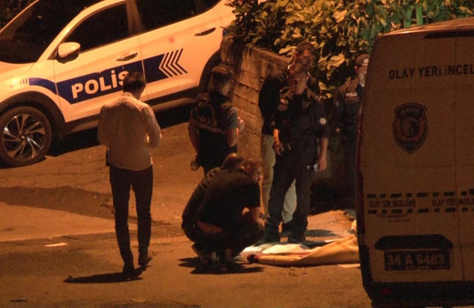 İstanbul'da kan donduran olay! Sokak ortasında halıya sarılı ceset bulundu