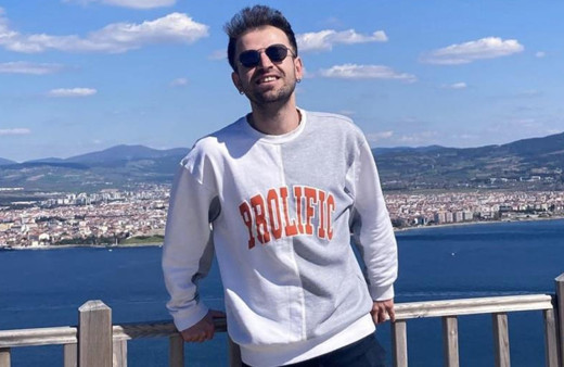 Hakkari'de müzik öğretmeninin ölümü sevenlerini yasa boğdu