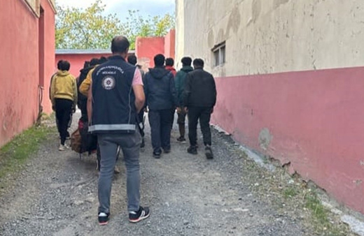 Kars'ta 16 düzensiz göçmen yakalandı!
